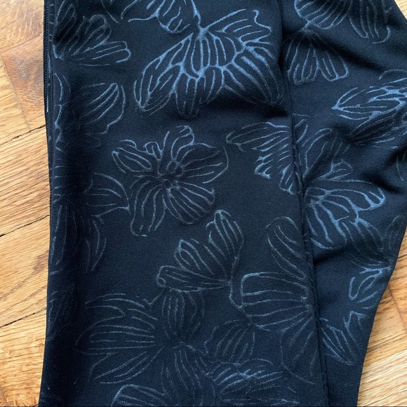 OLD NAVY Active | Floral Black Leggings Size S - Picture 5 of 9